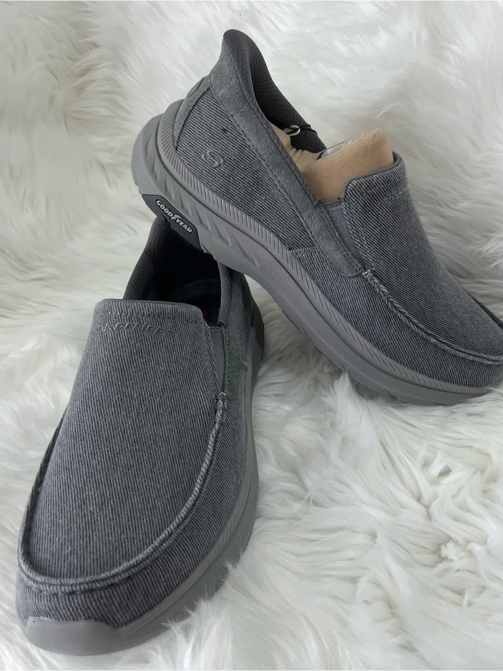 Skechers‎ Men's Gray Slip-On Memory Foam Casual Loafers